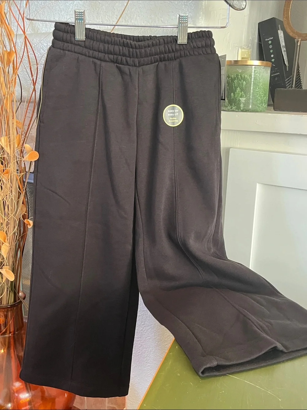 art class Black Wide-Leg Pull-On Sweatpants for Kids